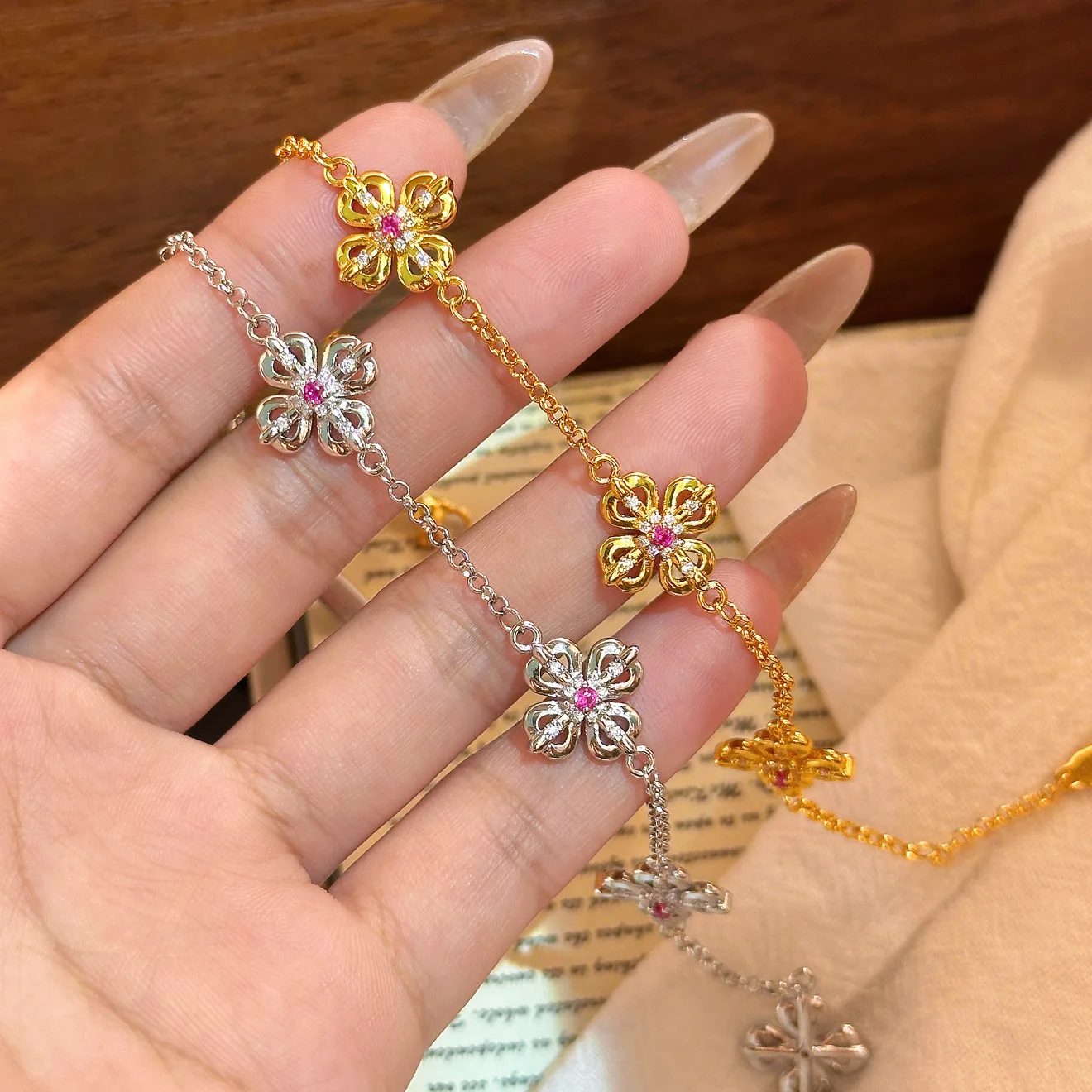 

Light Luxury Guochao Crystal Bracelet - New Chinese Vajra Five-Bead, Retro Elegant Versatile Handpiece