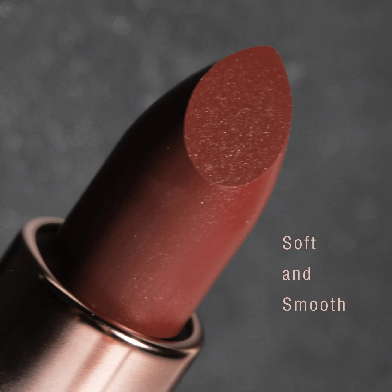 

Beckisue's new peach color, nude semi-matte silky matte lipstick, long-lasting waterproof and shiny, easy to color