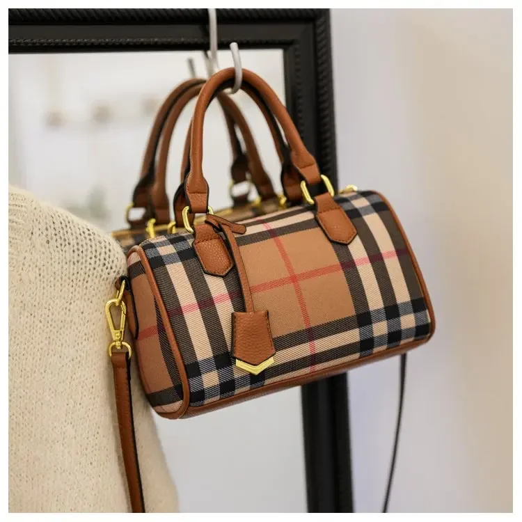 

2026 New Classic Plaid Foreign Exquisite Handbag Premium Niche Casual Lazy Women's Bag Commuter Daily Messenger Bag