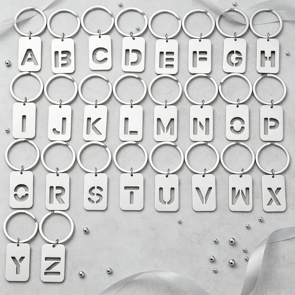 26 Initialen Buchstaben Ausgehöhlter Metall-Schlüsselanhänger Edelstahl-Anhänger Schlüsselring Schnalle Geldbörse Auto Hip-Hop Street Accessoires Geschenke – Detail 2