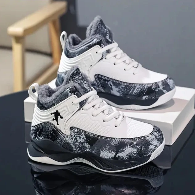 

Новые зимние высокие уличные баскетбольные кроссовки 2026. модные и универсальные, как модные детские кроссовки. Сохраняют тепло.