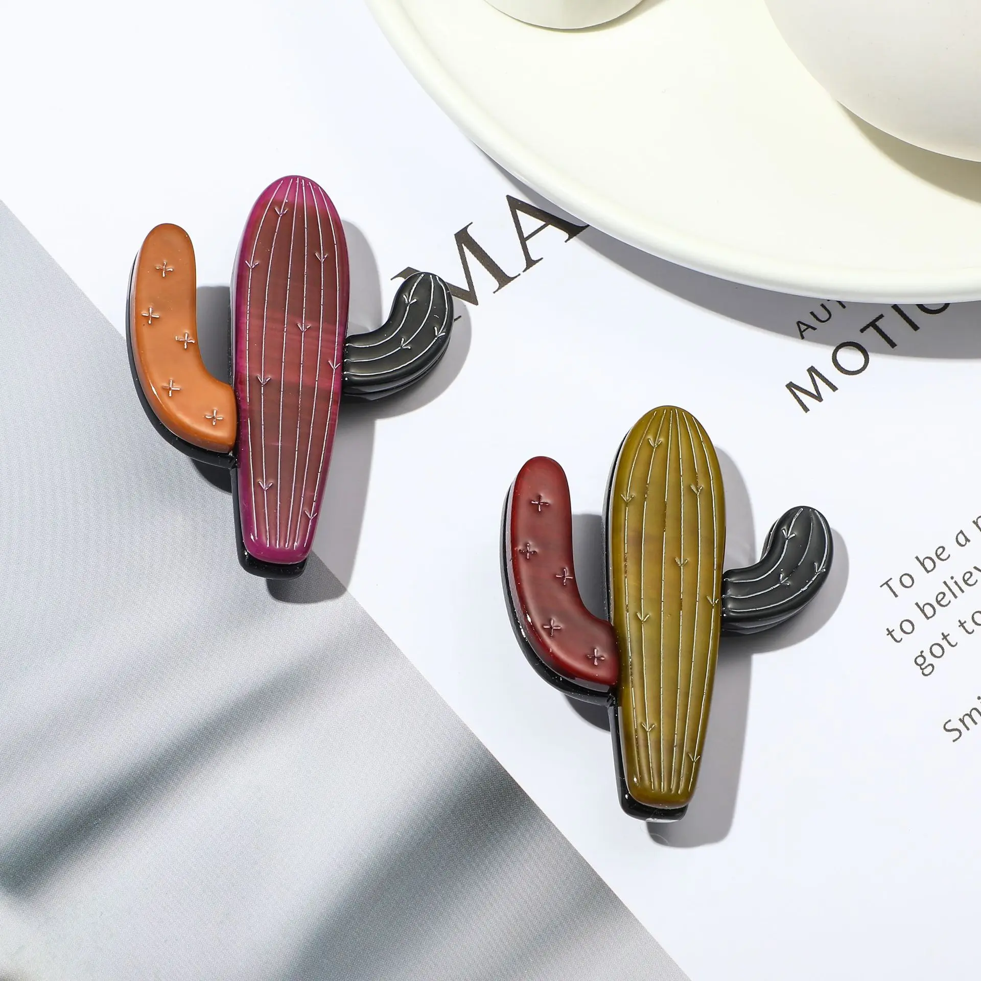 DIY accessories Original design personalized cactus acrylic brooch, niche cute and versatile jewelry, high-end coat pin