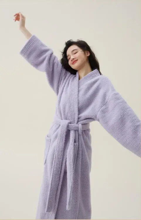 

Robe New Arrival Couple's Thickened Flannel Sleepwear Robes Coral Velvet Bathrobe Striped Lengthened Pajamas Home Clothes Night