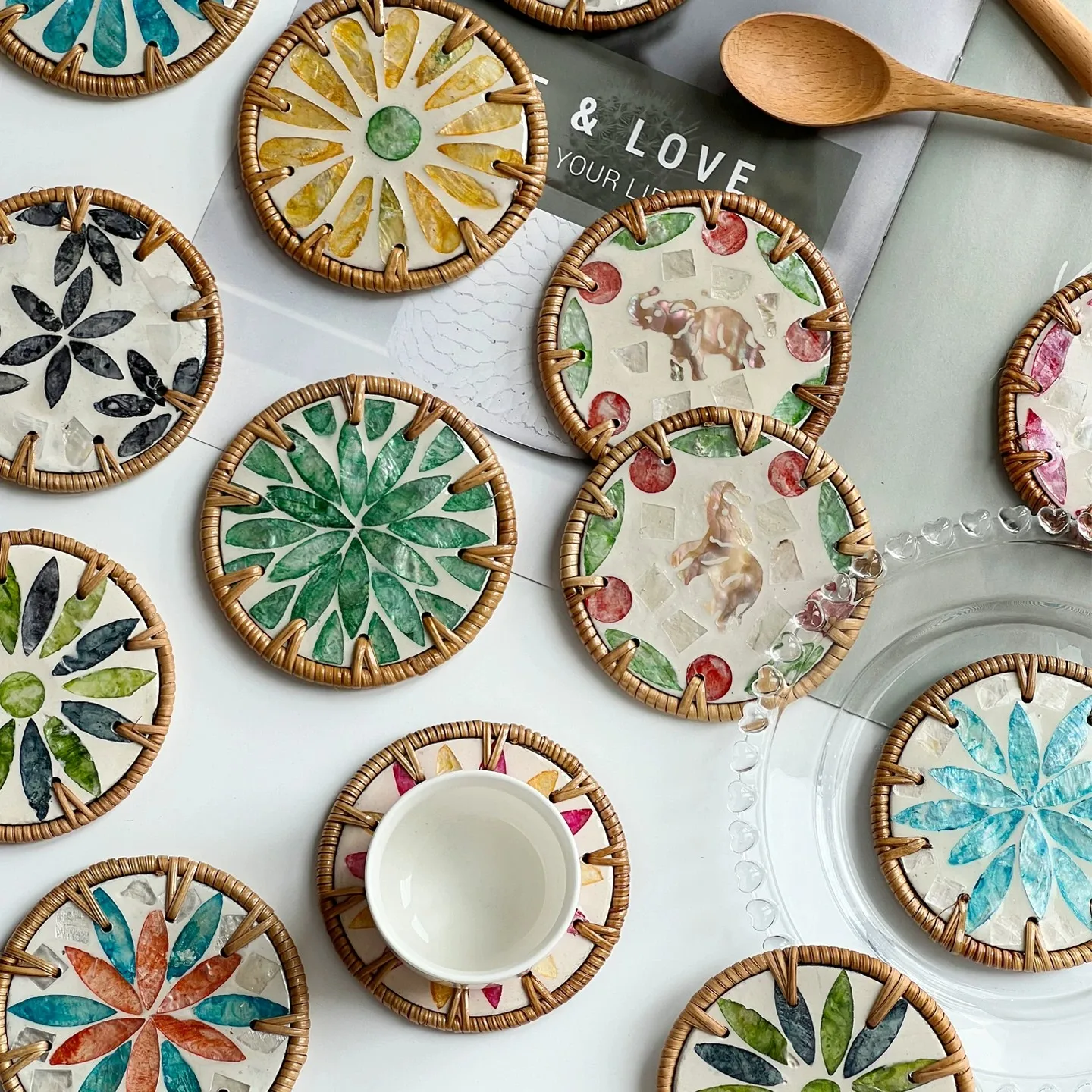 Woven Rattan Shell Coaster Round Handmade Cup Pad Exquisite Decorative Tea Coffee Table Placemat Dining Table Home Decoration