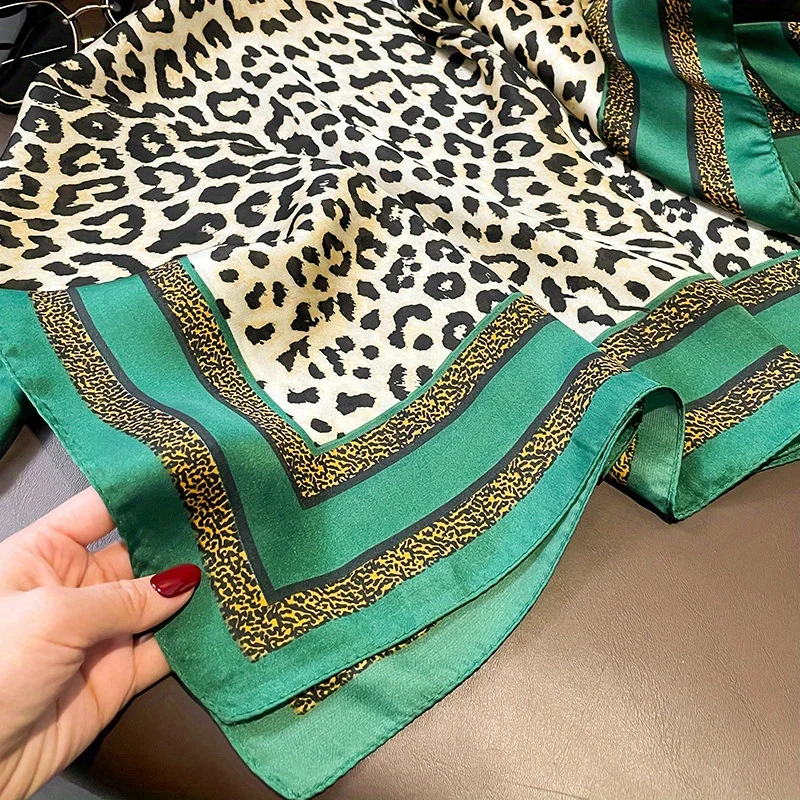 Modischer 70 * 70 cm Schal mit Leopardenmuster für Damen, Frühling/Sommer, weiche Satinränder, quadratisches Bandana, Sonnenschutzschals – Detail 13