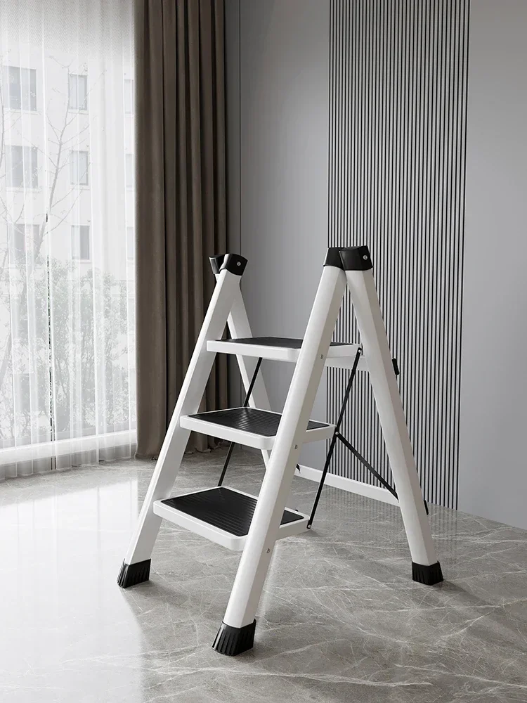 The ladder is folded and retractable, and the indoor multi-function climbing can thicken the stairs with three or four steps