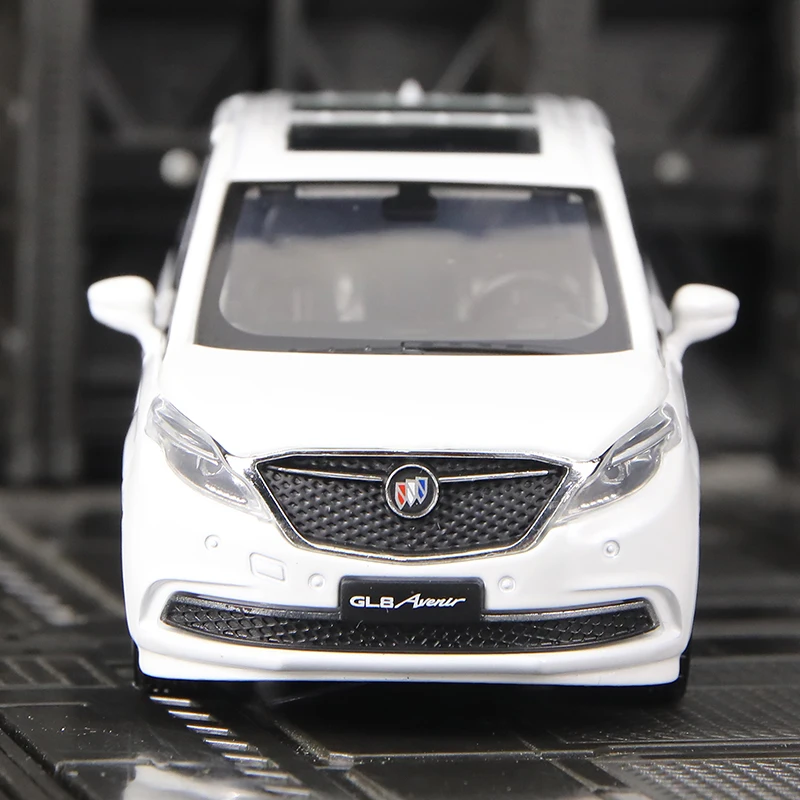 1:32 Buick GL8 MPV Alloy Car Model Diecast Metal Toy Vehicles Car Model Simulation Collection Sound and Light Toy Gift