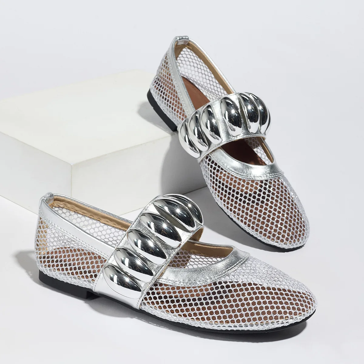 Mesh Casual Flats Shoes Cut Out Shallow Mouth Metal One-Strap Sandals