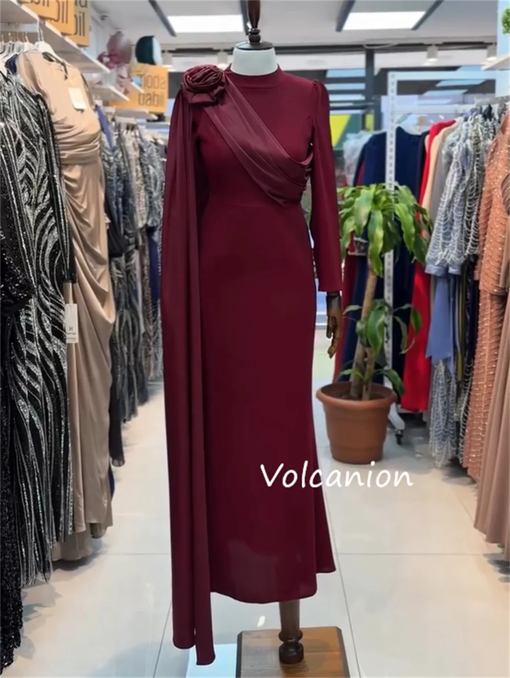 Sukienki na zamówienie w nowoczesnym stylu, z plisami jersey, kwiatowym zdobieniem, o kroju trąbki, z dekoltem typu O, długie, na specjalne okazje, dla gwiazd, wykwintne, formalne.