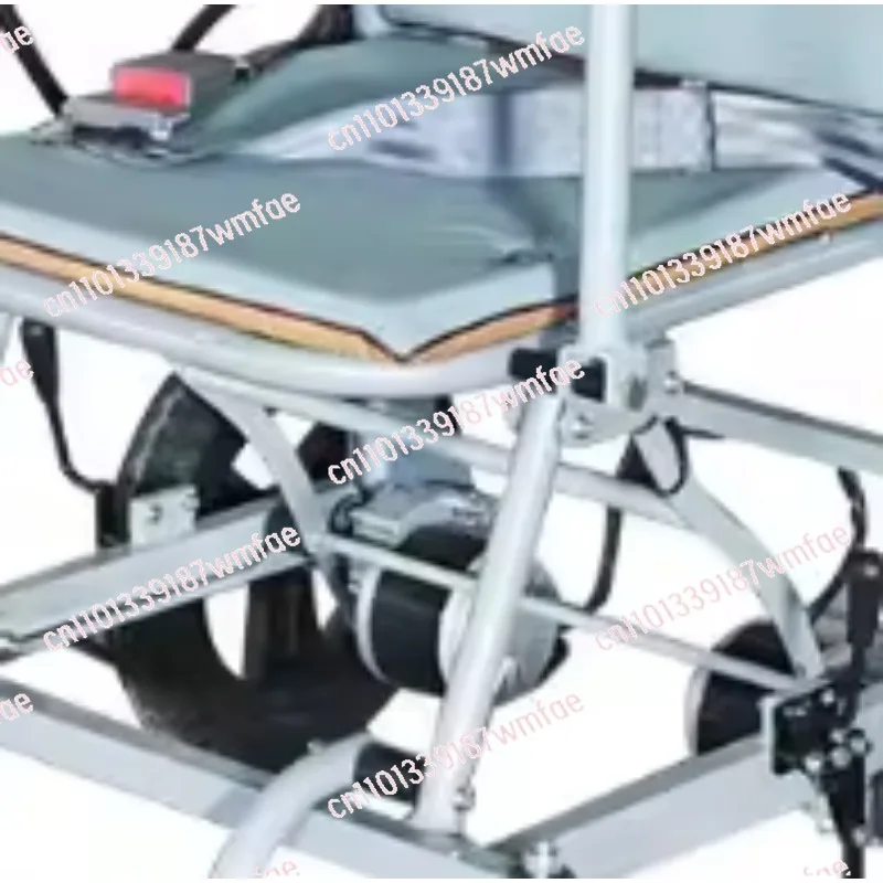 

Электрический гусеничный вездеход для пожилых людей