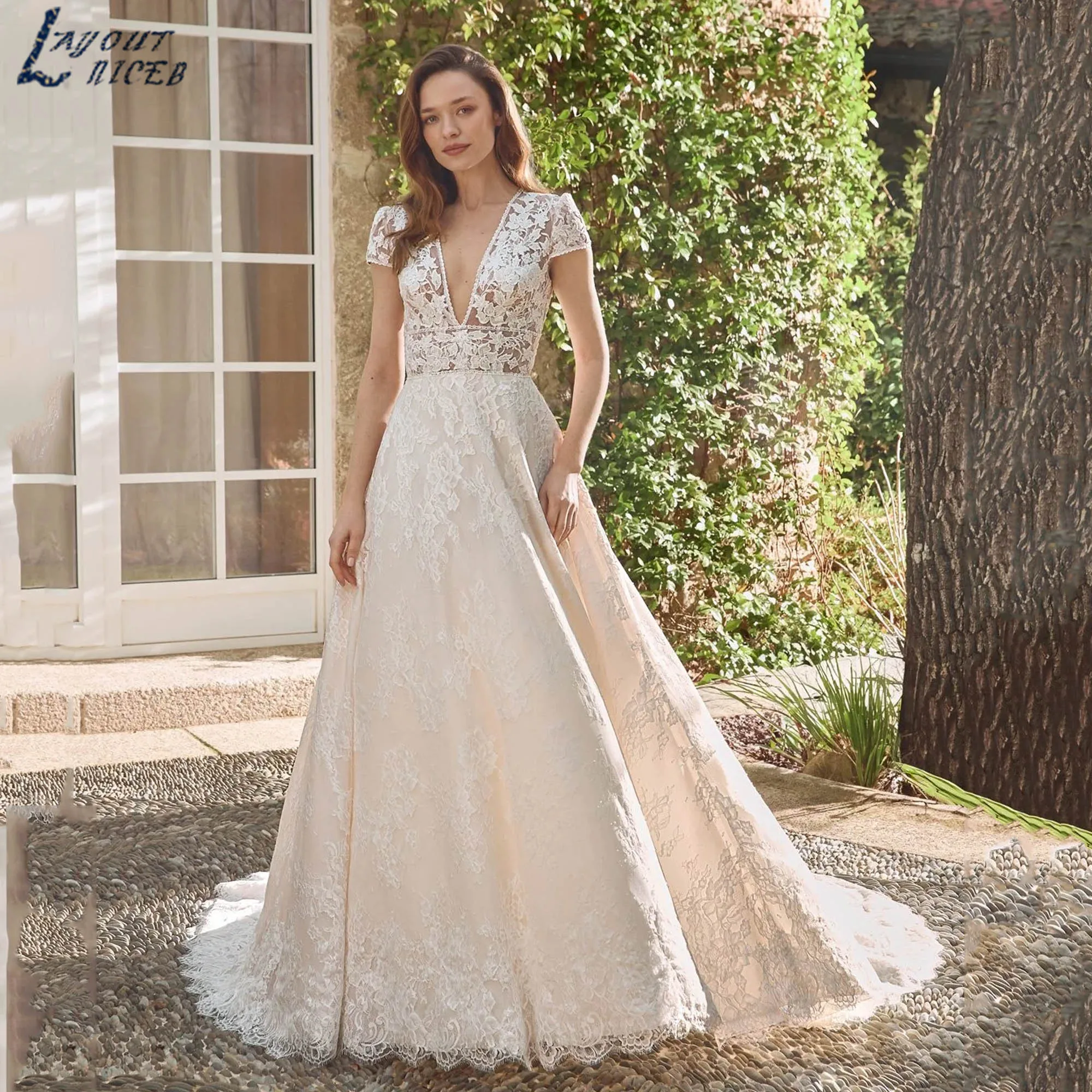 Luxury Lace Tulle Wedding Dress Short Sleeves Deep V-neck A-line Bridal Gowns Classic Illusion Back vestidos de novia Customized