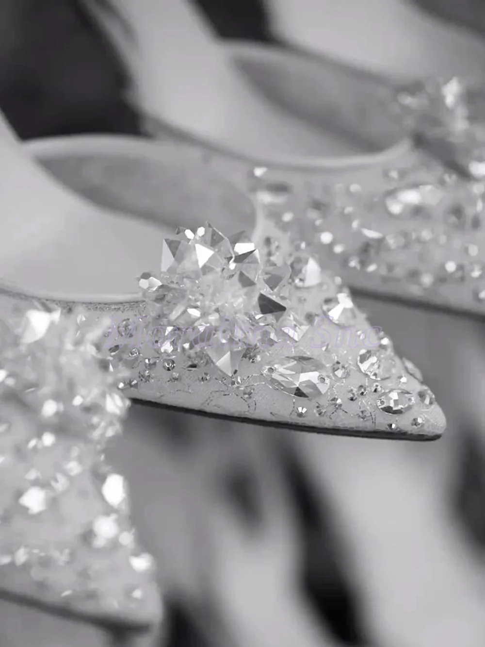 

Luxury Crystal Bling Shallow Pumps Pointed Toe Stiletto High Heel Slip On Sexy Fashion Women's Wedding Shoes Summer Banquet 2025