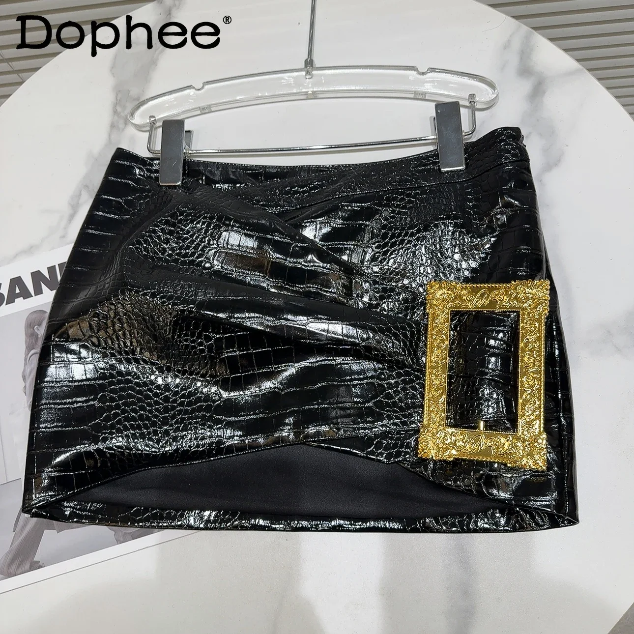 

Autumn New Metal Buckle Alligator Leather Texture Glossy Patent Leather Sexy Hottie Short Hip Skirt Mini Skirt Women Clothing