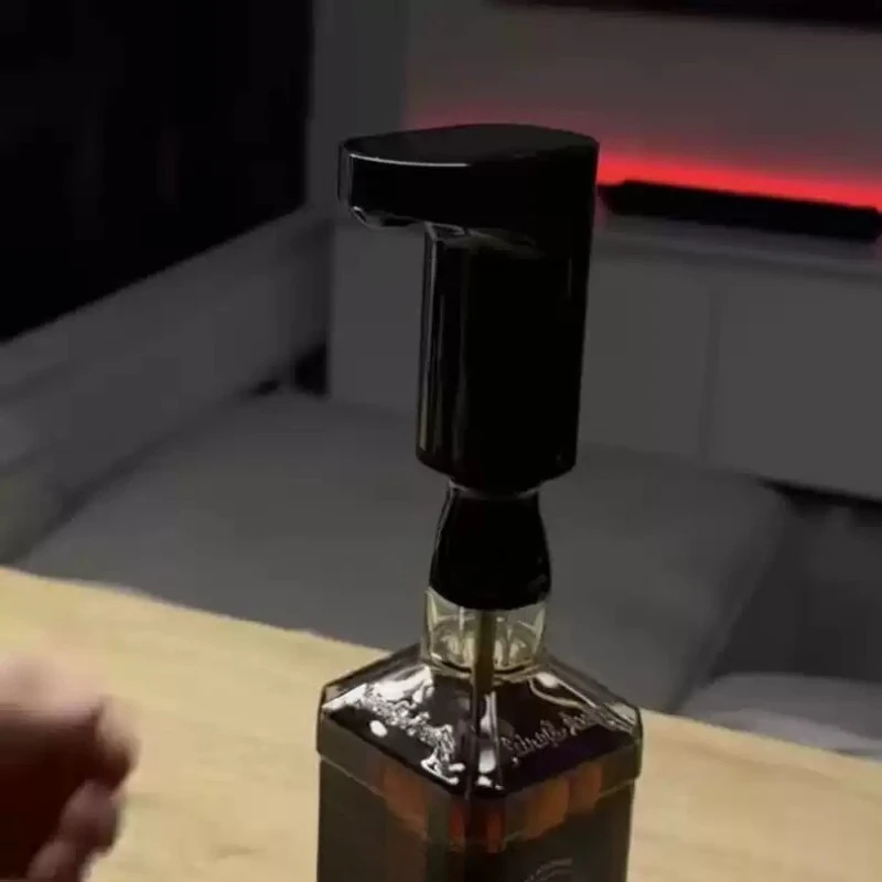 Intelligent Quantitative Digital Display Auto Sensing Wine Dispenser, Household Multifunctional Cocktail Shaker