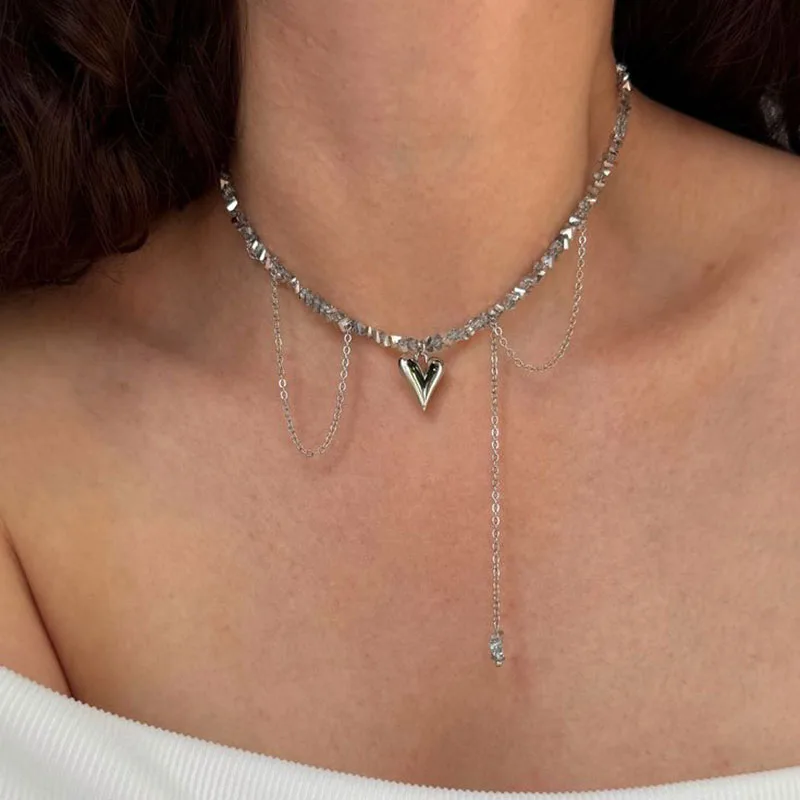 Collier élégant avec pendentif en chaîne à pampilles multicouches pour femmes