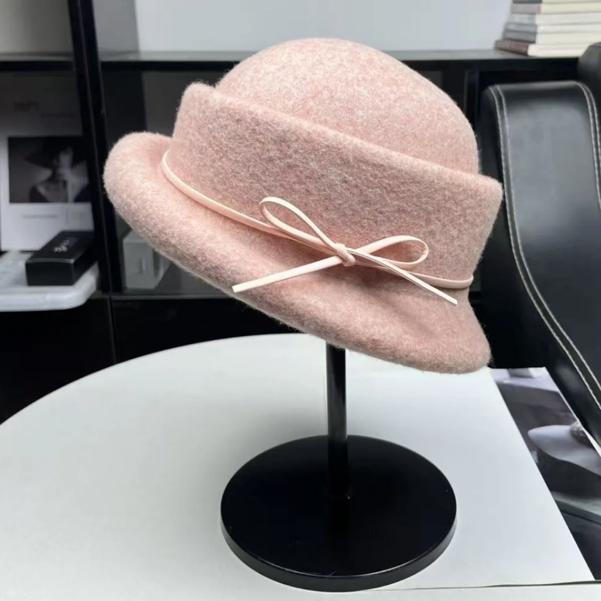 

Высококачественный французский элегантный берет в рыбацком стиле с бантом, женский австралийский шерстяной фетровый шляпа, дизайнерская зимняя светская шикарная шляпа