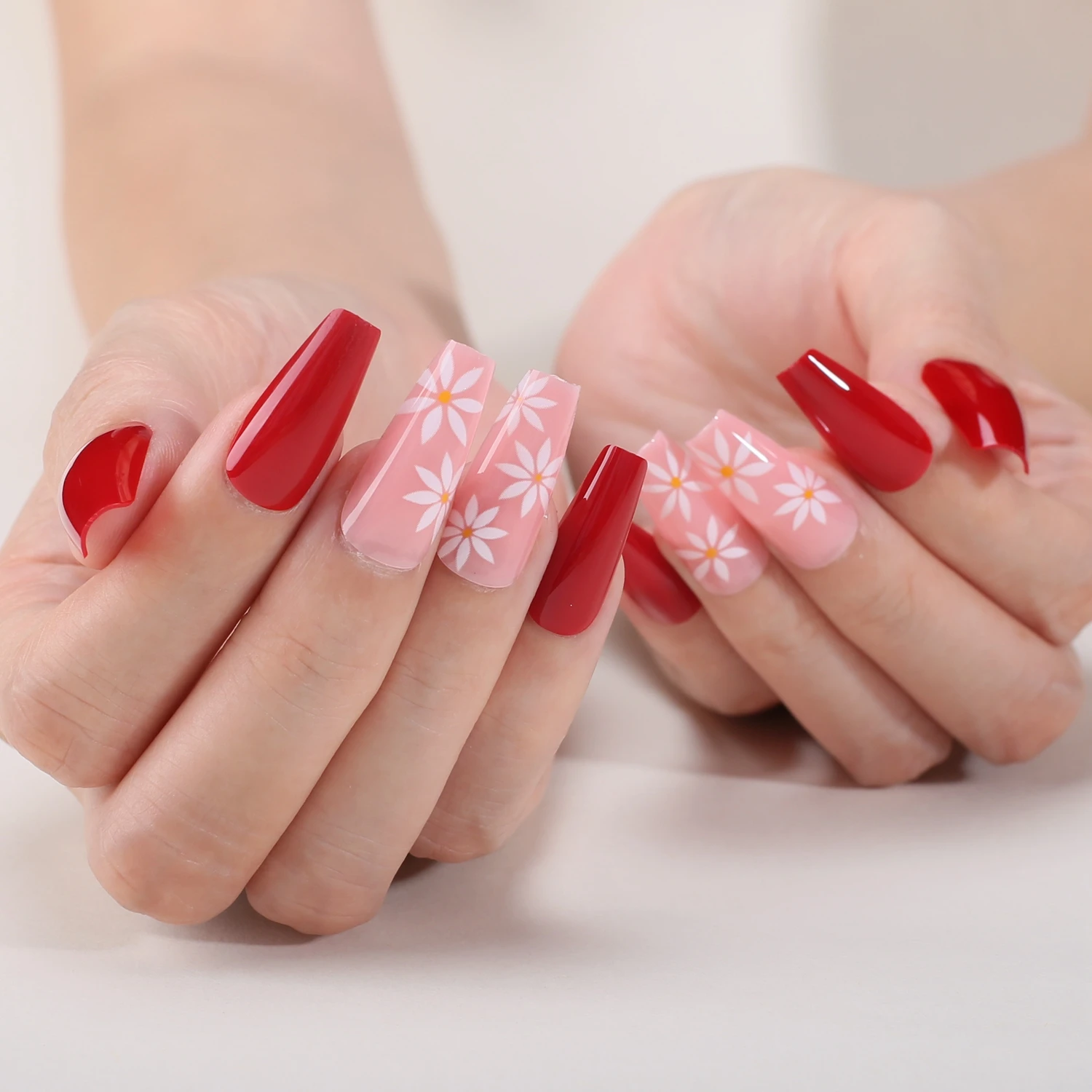 Red Artificial Coffin Nails Fake Nails Ballet Pink flower gel Naturally decorated nails Rouge Floral Print faux ongles