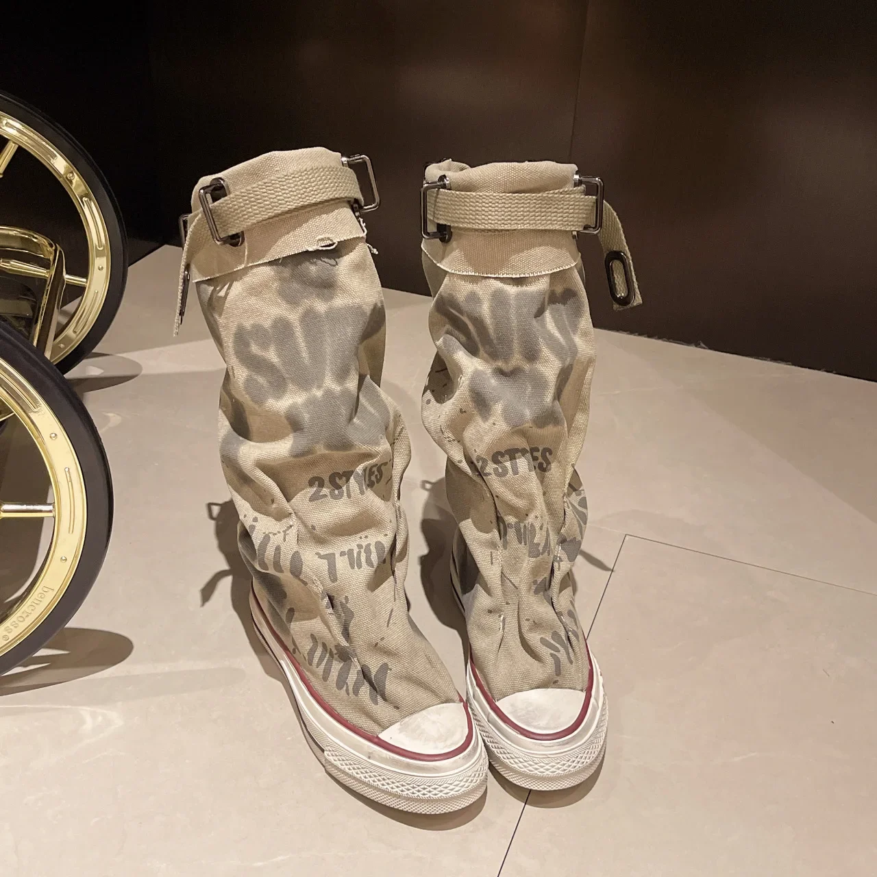 Zapatillas de lona para mujer, zapatos planos de diseñador a media pantorrilla, botas de nieve, zapatos de moda para mujer, tendencia 20225, nuevas botas Punk Chelsea de invierno, zapatos de mujer