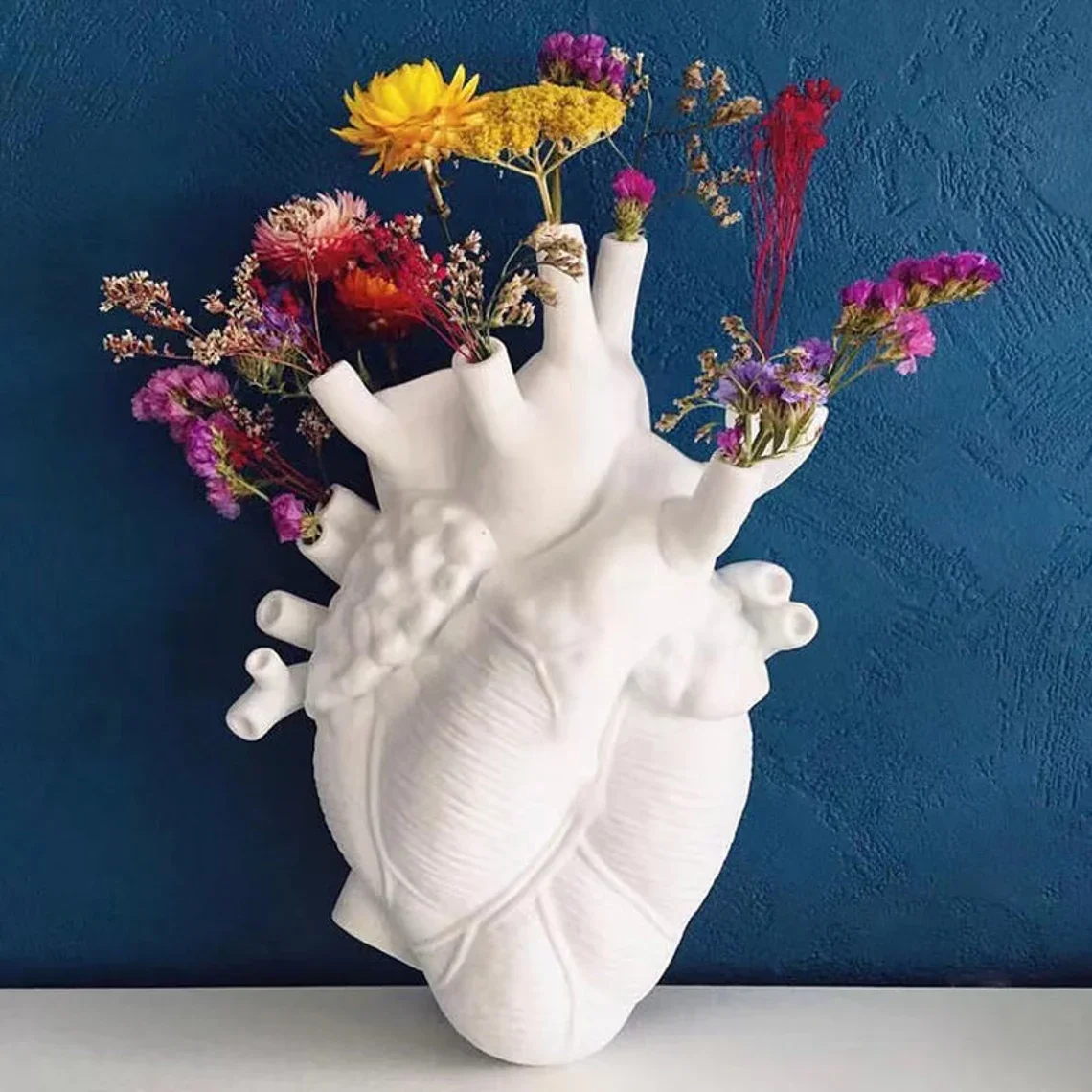 

Heart Shape Flower Vase Resin Vase Dried Flower Container Vases Pots Body Sculpture Desktop Flower Pot Home Decoration Ornaments