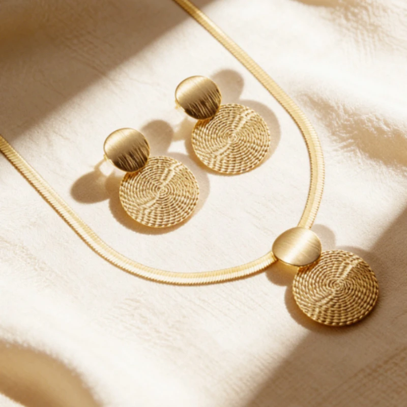 3 Pcs of Fashionable Gold Color Snake Chain Circular Pendant Necklace Earrings, Women's Jewelry Set, Minimalist Accessory Gift