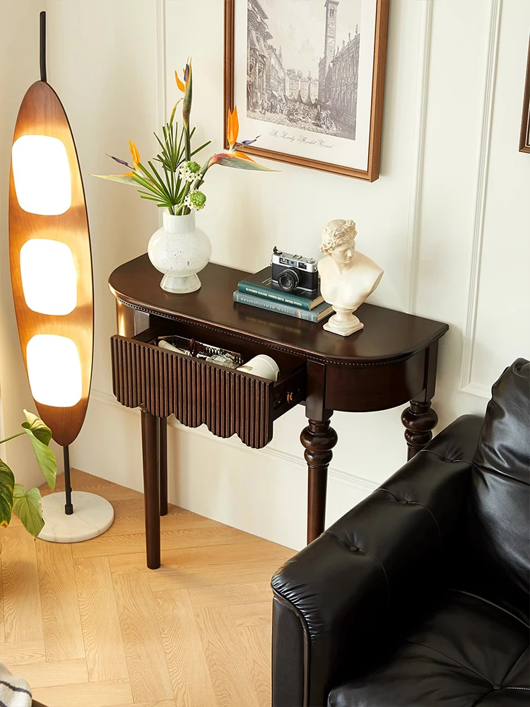 Country log entryway table, retro old, solid wood aisle, living room, decorated against the wall