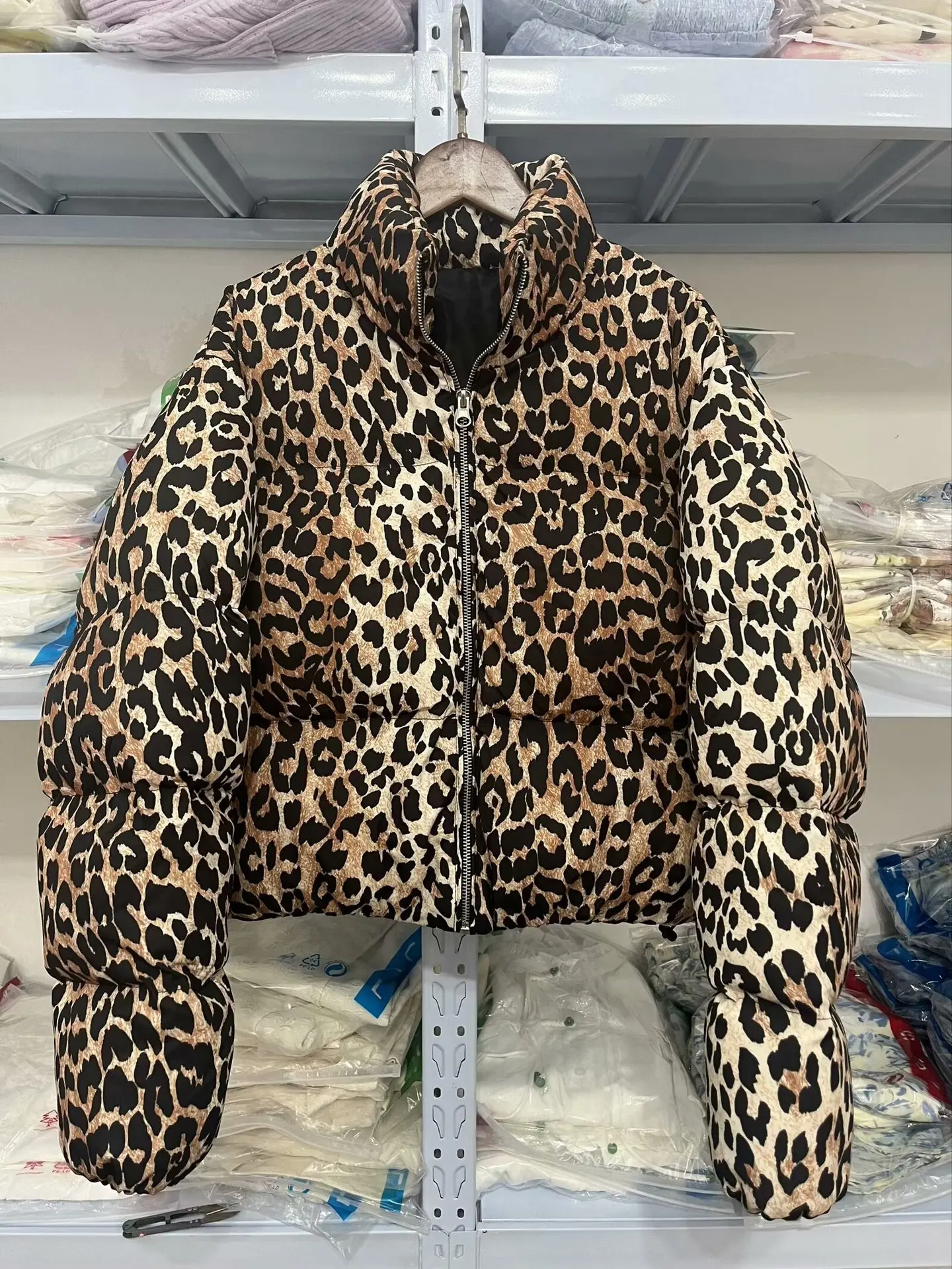 Colletto alla coreana Leopard Streetwear cappotto invernale donna 2024 New Warm Windbreak Fashion Short Jacket Versatile Chic Women Outwears