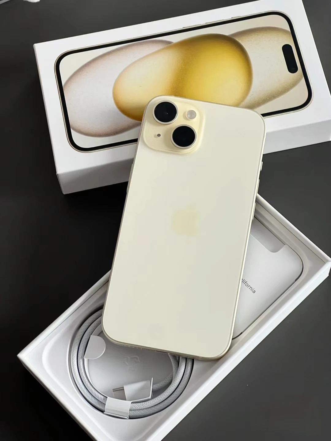 ابل ايفون 15 A3092 iOS 17 ابل A16 بيونيك رقاقة سوبر ريتينا XDR OLED عرض 48MP الكاميرا الرئيسية IP68 مقاومة للماء