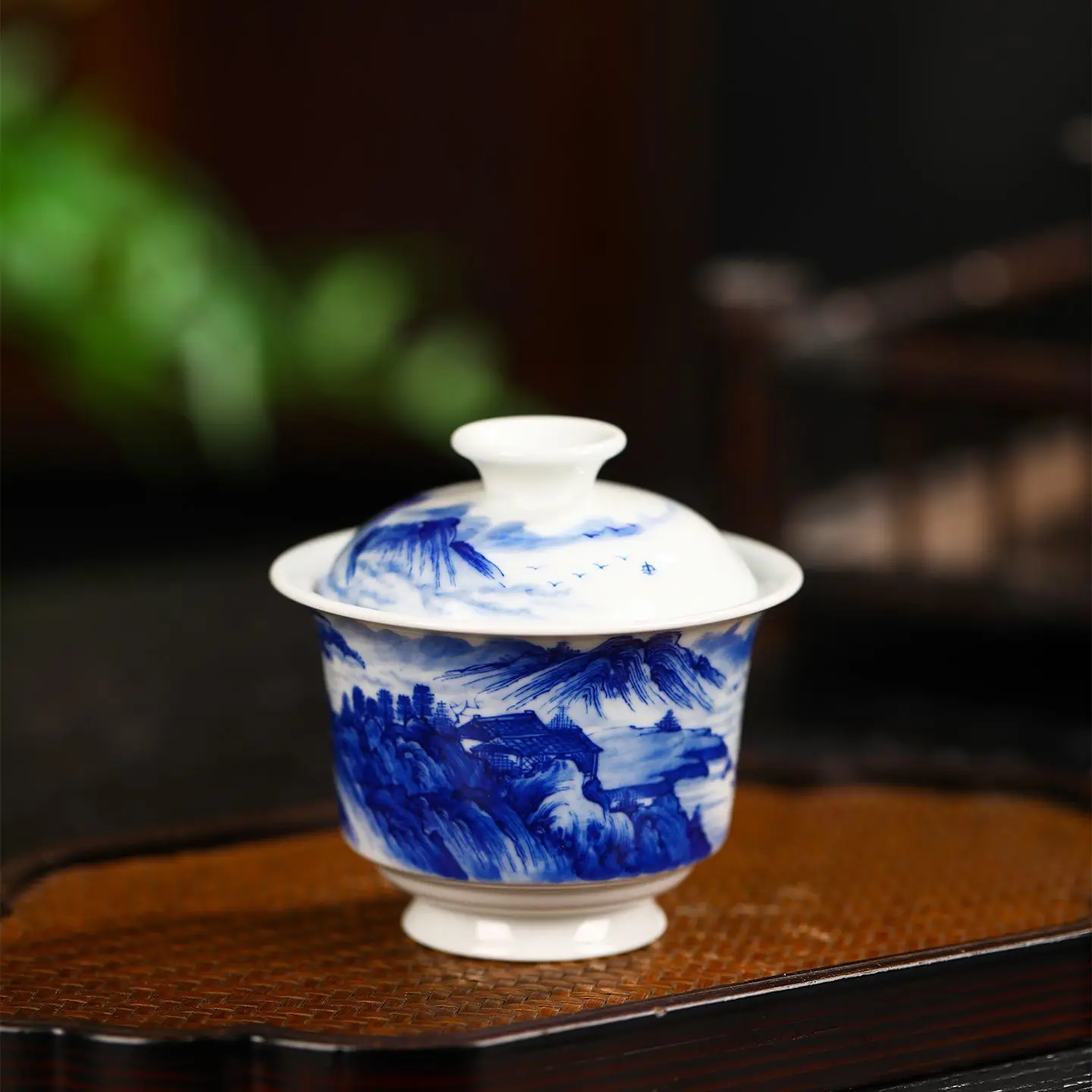 Jingdezhen Handcrafted High-Temperature Underglaze Painted Gaiwan Hand-Painted Blue And White Landscape Design Large