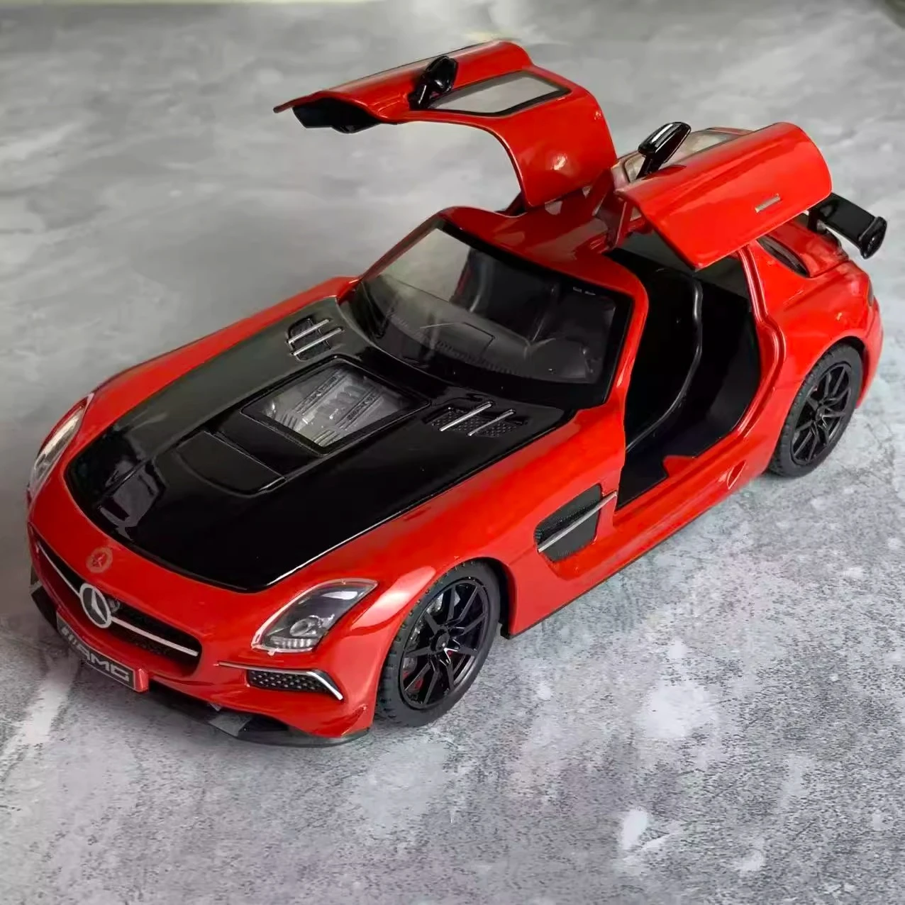 1:24 SLS Supercar modified version alloy car model pull back sound and light high-end toy store display boyfriend gift