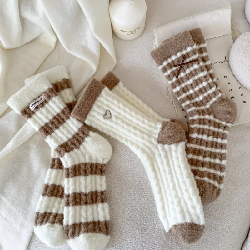 

5 Pairs 2025 Women's Fall Winter Fleece Socks Warm Thick Plush Striped Mid-Calf Socks Home Sleeping Warm Hot Socks Woman Hosiery