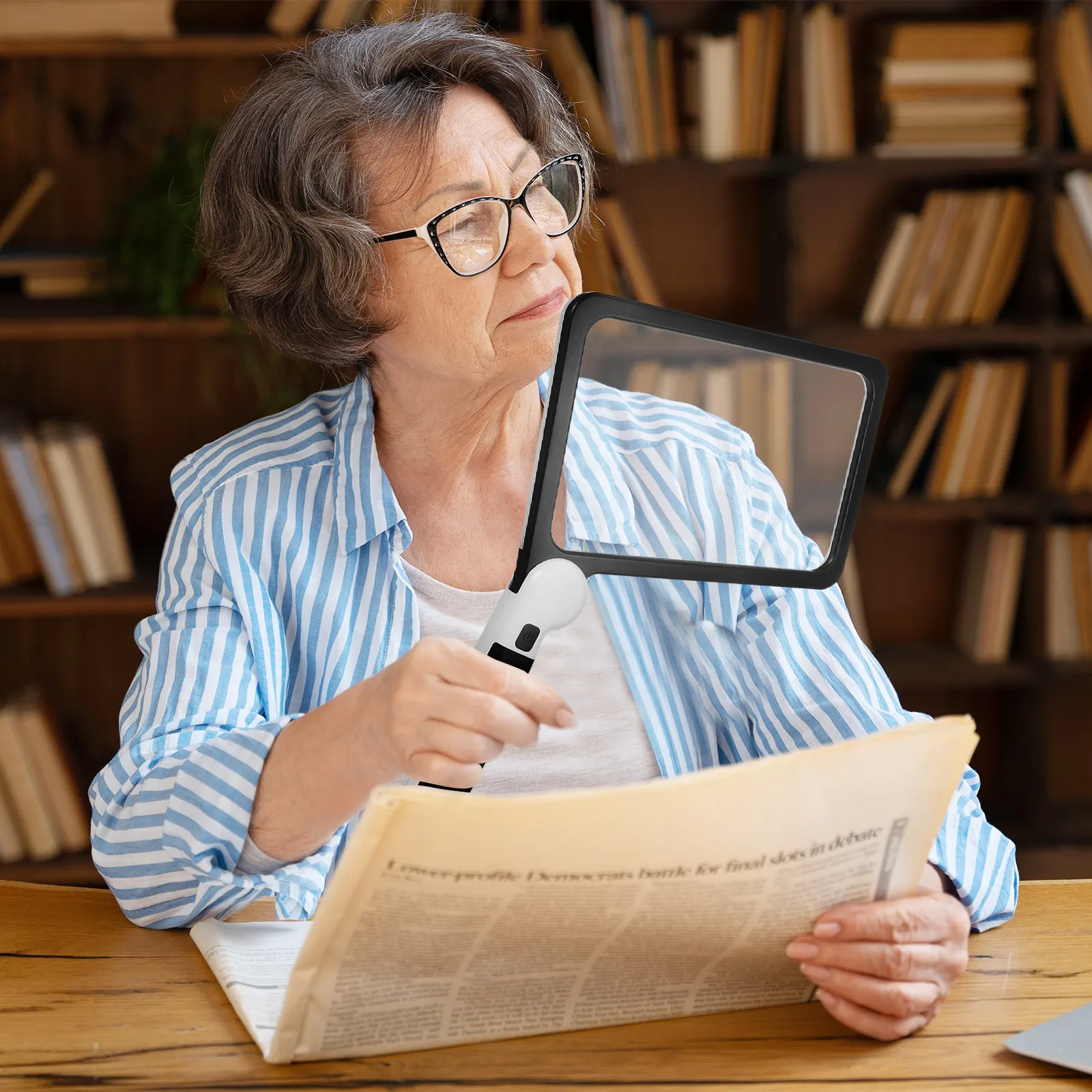 

Folding Illuminated Magnifier Handheld Large Rectangle Reading Magnifier for Elderly Portable Lighted Magnifying Glass for Daily