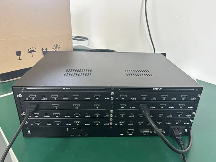 HUAIN Video Matrix Modular HD Hybrid Seamless Switcher 16x16 4k Video Matrix for Wall Displays
