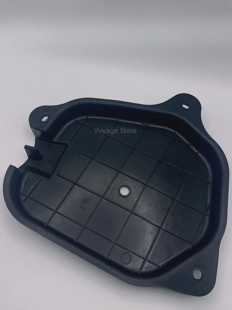 

Suitable for SAIC Maxus v80 National VI urea pump guard plate, urea tank guard plate, urea tank plug guard plate