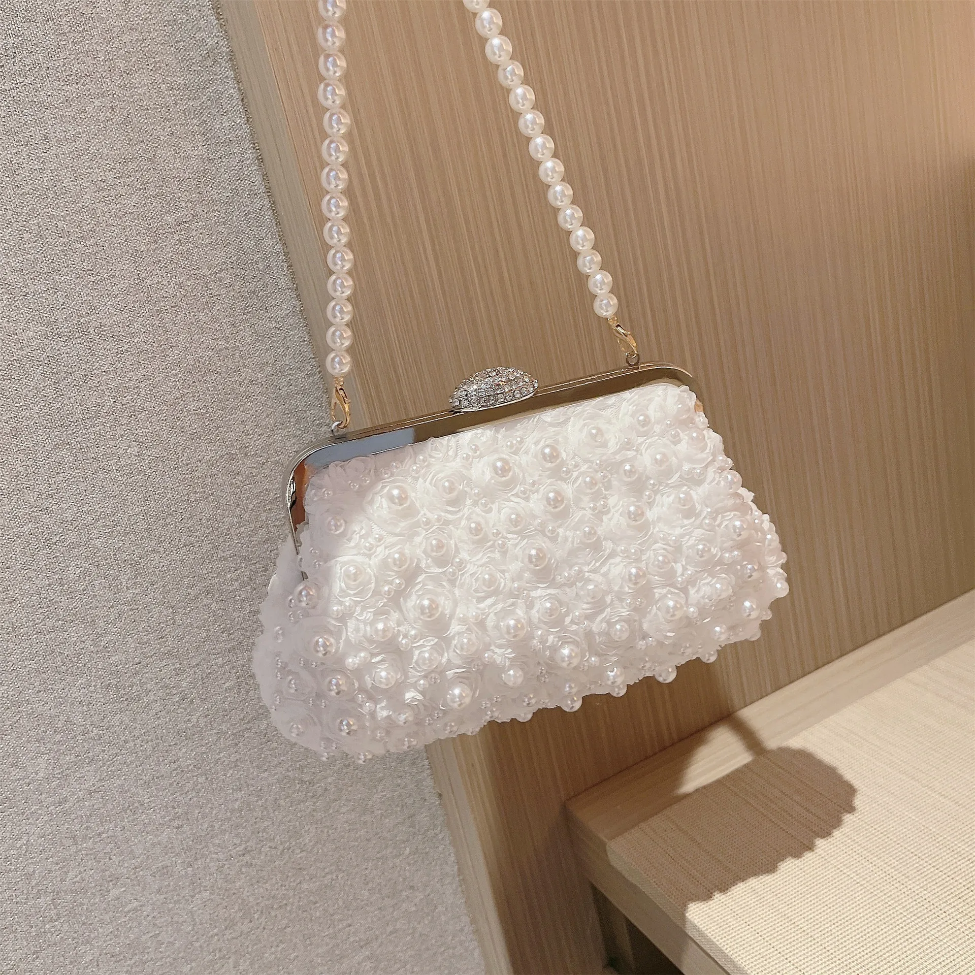 White Women Banquet Handbag Pearl Bag Beaded Shoulder Small Bag Dinner Retro Bag Fashion Straddle Women's Bag