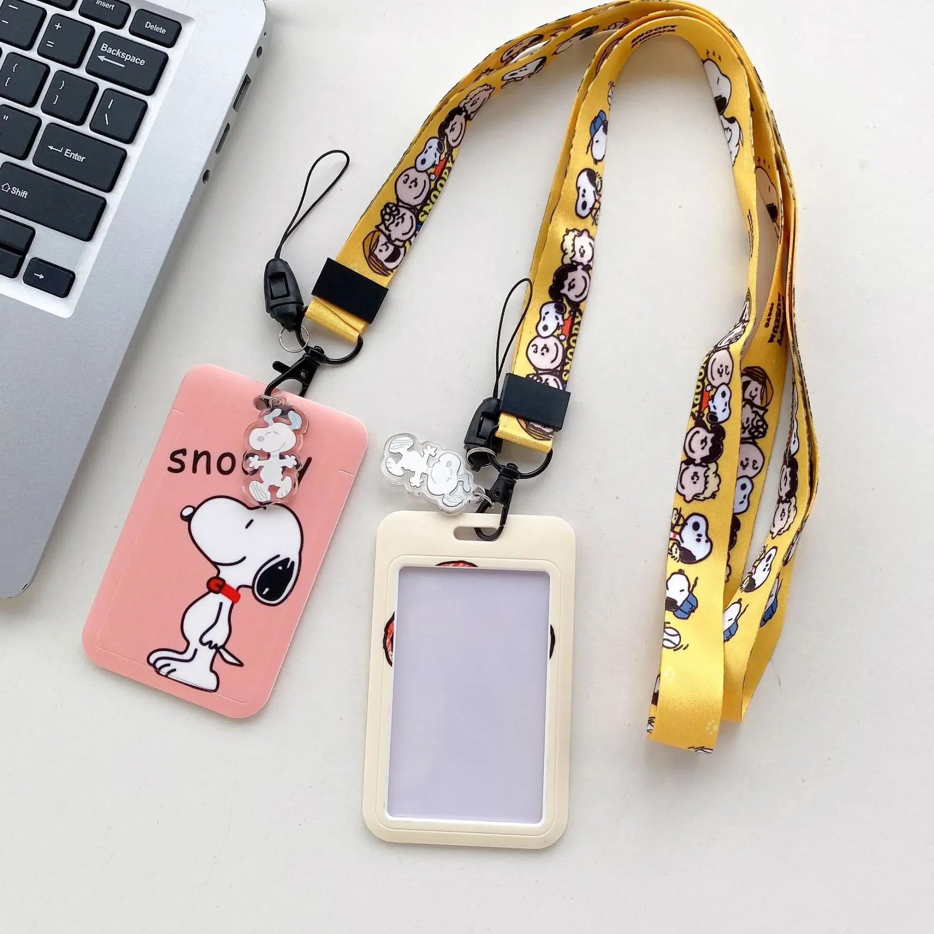 Anime Snoopy Hanging Card Cases con tracolla porta carte d\'identità per Campus Kindergarten Bus Kids ID Card regali di festa carini