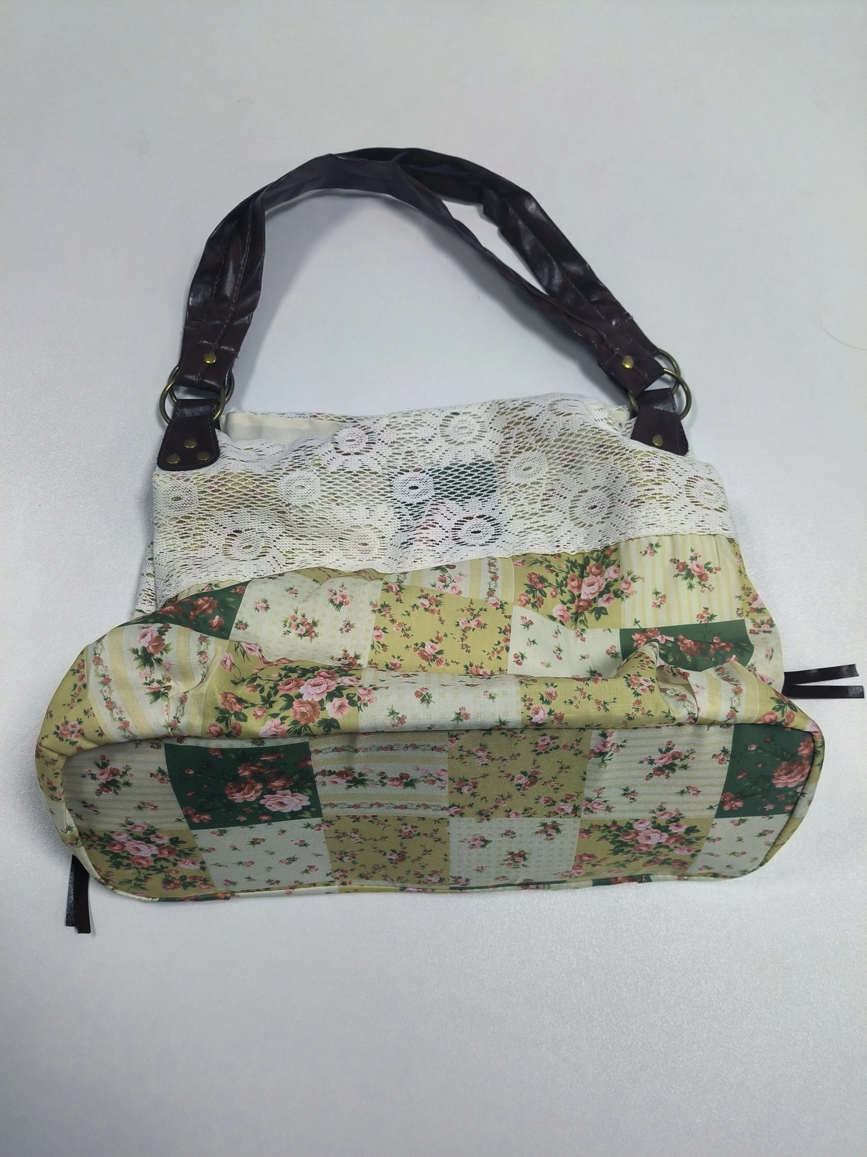 Böhmische Umhängetasche, Mori Girl Fairycore Damen Ditsy Floral Patchwork Handtasche mit Spitzenbesatz, Vintage Reise-Pendler-Einkaufstasche – Detail 4