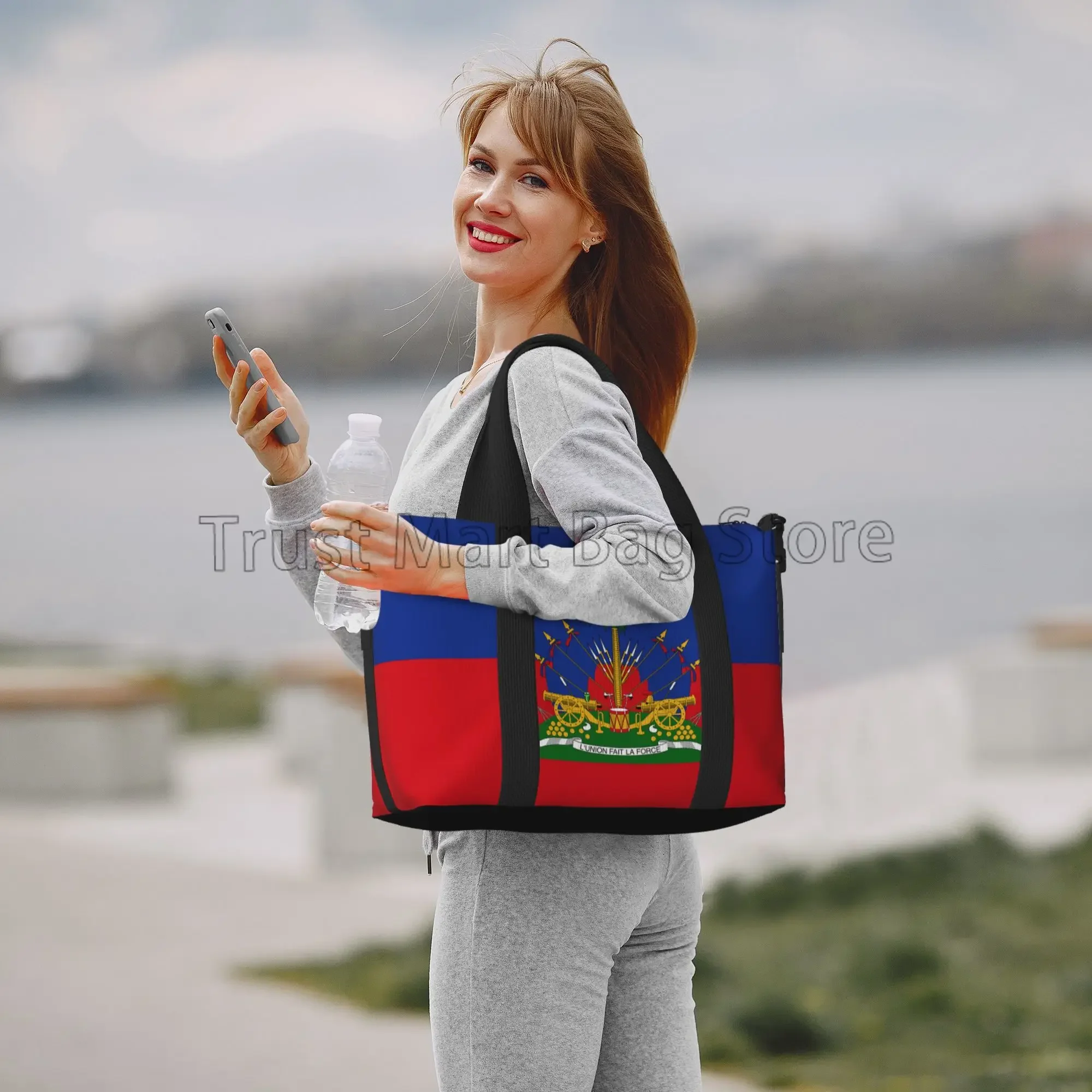 حقيبة واق من المطر بنمط العلم الهايتي للرجال والنساء، حقائب أمتعة كبيرة محمولة، حقيبة يد متينة مقاومة للماء للسفر والرياضة والجيم واليوجا
