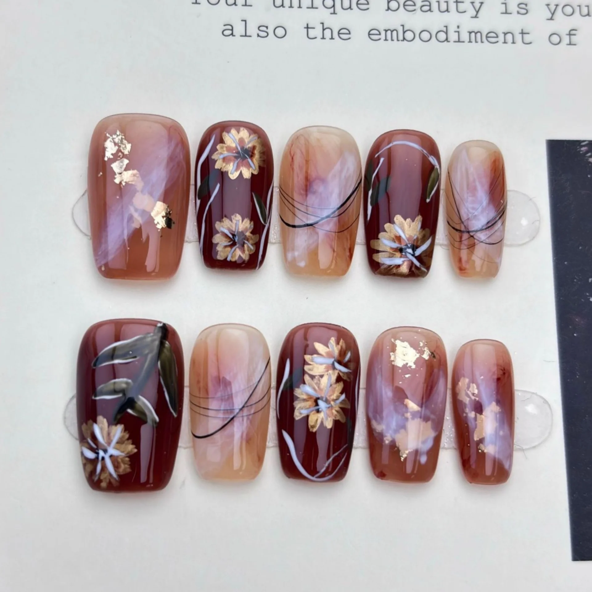 

10pcs Mid-length Square False Nail Art Gradient Brown Handmade Nails Tips Flower Design Press on Nails Sets Acrylic Fake Nail