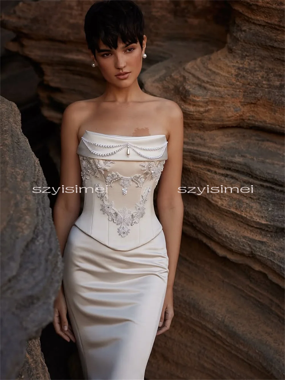 ชุดแต่งงานนางเงือกสไตล์โมเดิร์นสั่งตัดพิเศษ ชุดเจ้าสาวหรูหราพร้อมชายกระโปรงยาว