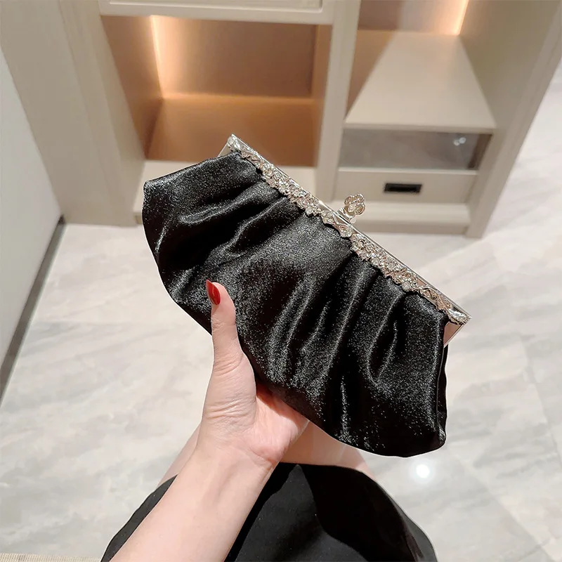 Lihat Lainnya — Womens Handbags