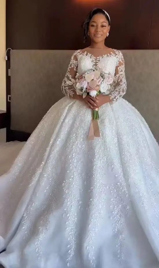 Luxury Lace Long Sleeve Ball Dress Wedding Dress Sparkling Tulle Cathedral Train Plus Size African Bride Dress Customized