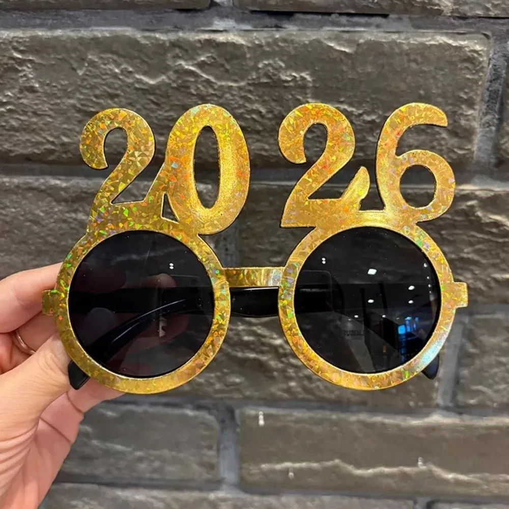 لامعة 2026 سنة جديدة سعيدة نظارات لطيف الإبداعية عيد الميلاد نظارات حلوة ملونة السنة الجديدة النظارات الشمسية الزخرفية صور الدعامة #2