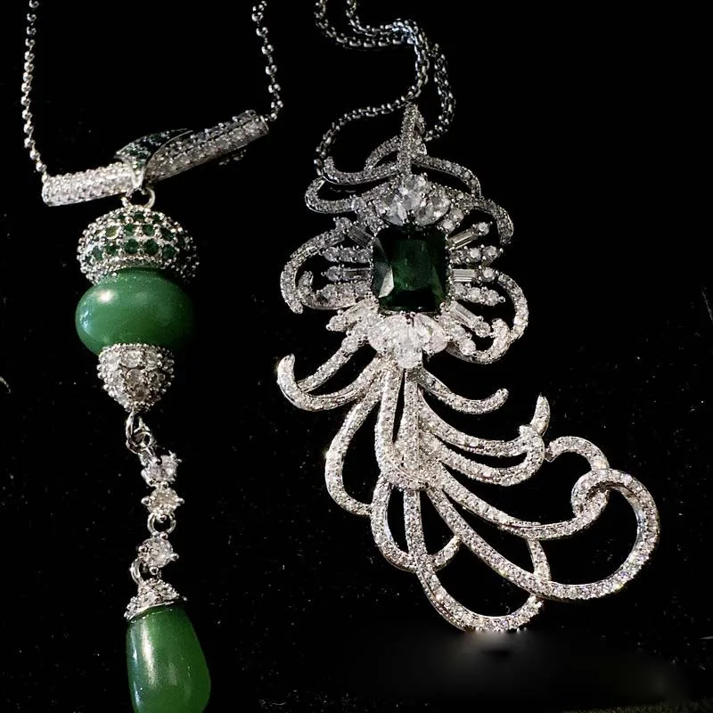 

Women Green feather gemstone brooch plated with 18K gold water drop gourd zircon necklace set