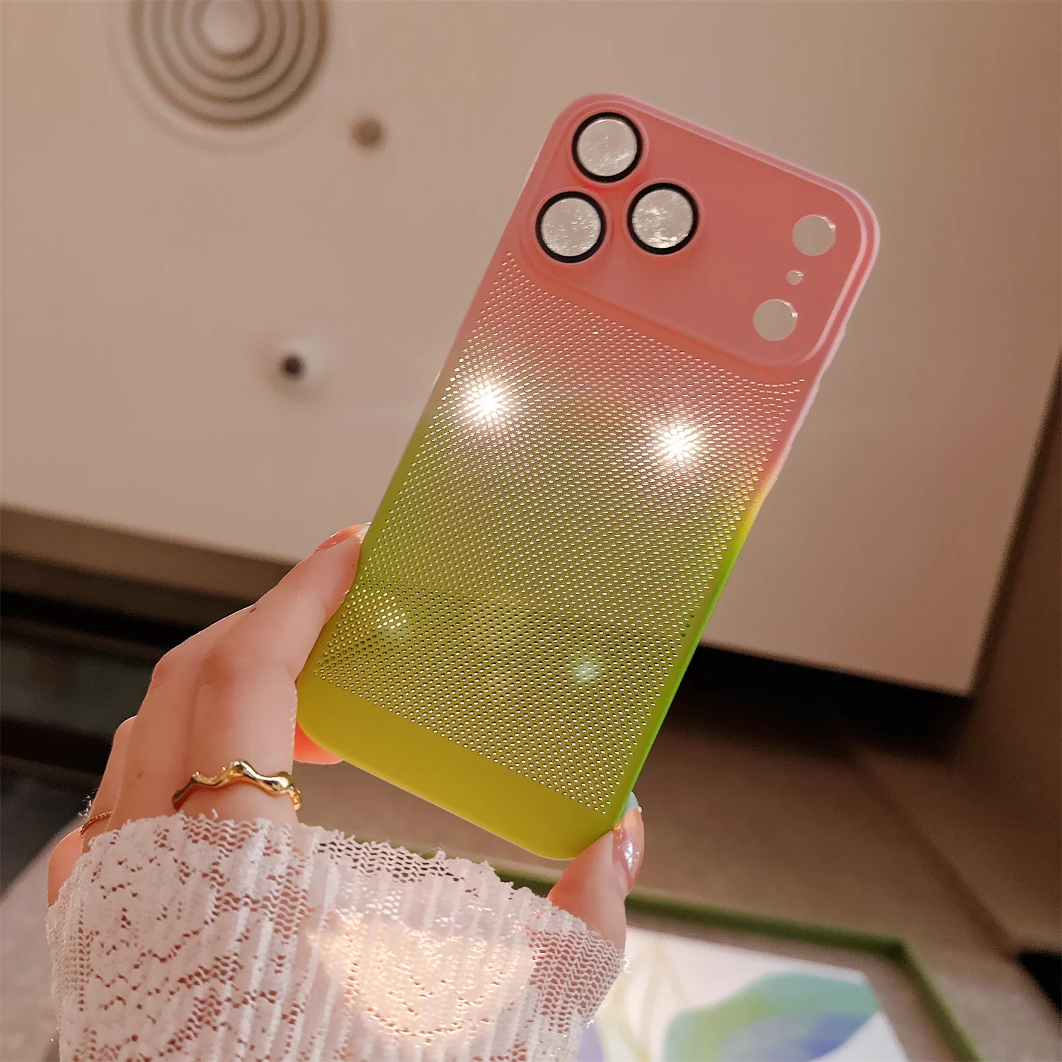 2026年新作 夏用放熱通気性スマホケース iPhone 1 - Heat Dissipation Case のレビューと価格