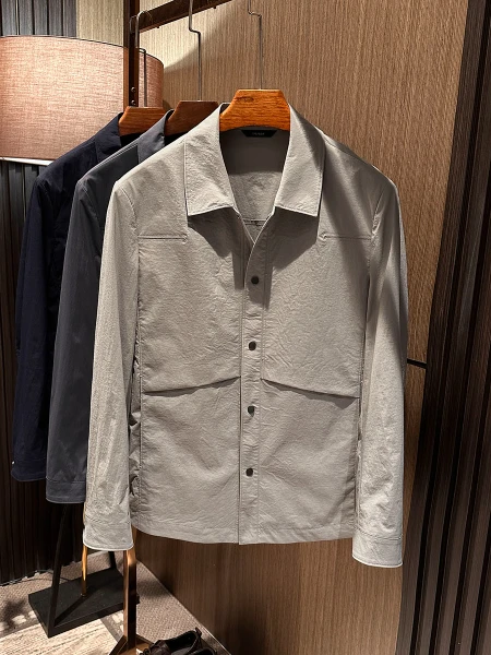 

Легкая мужская куртка-жакет с воротником, весна 2026, тонкая верхняя одежда, модный городской стиль, из полиэстера, нейлона и композитного волокна, приталенный крой