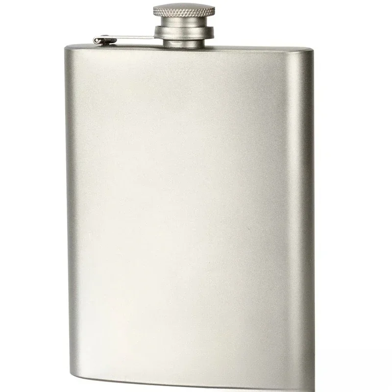 Carry a mini square wine jug for outdoor travel Titanium alloy wine bottle High-end wine set
