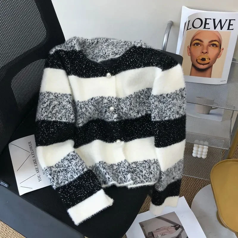 Cardigan per le donne Nuovo latte morbido ceroso maglione a righe arcobaleno autunno da donna senso di alta qualità imitazione visone cappotto di velluto popolare