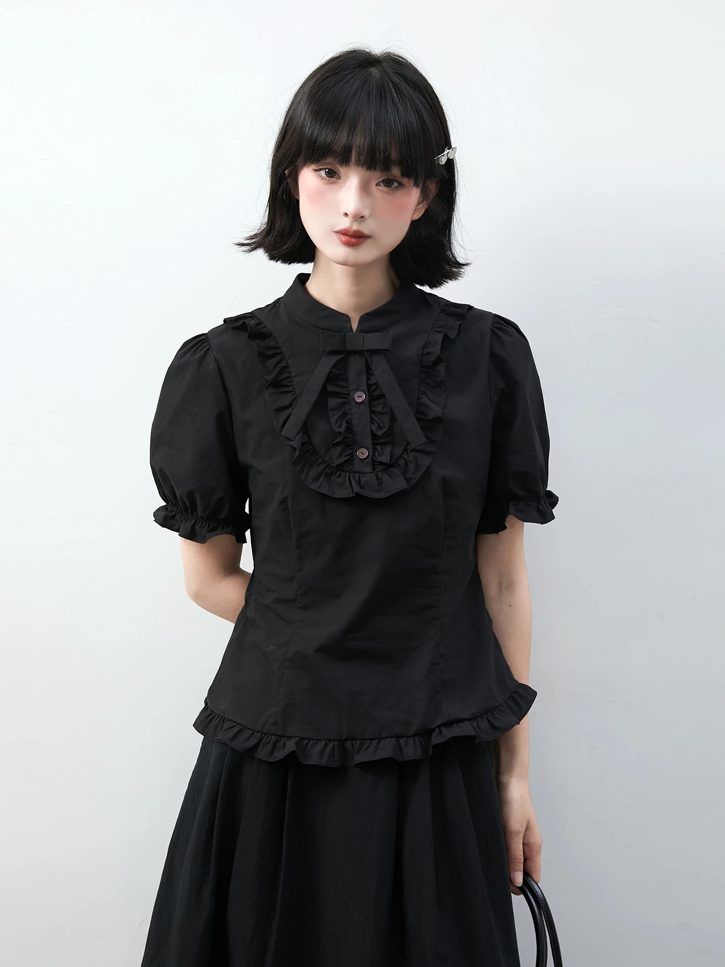 

Женская блузка с воротником-стойкой, декоративными оборками и вставками, из чистого хлопка, дышащая, с коротким рукавом