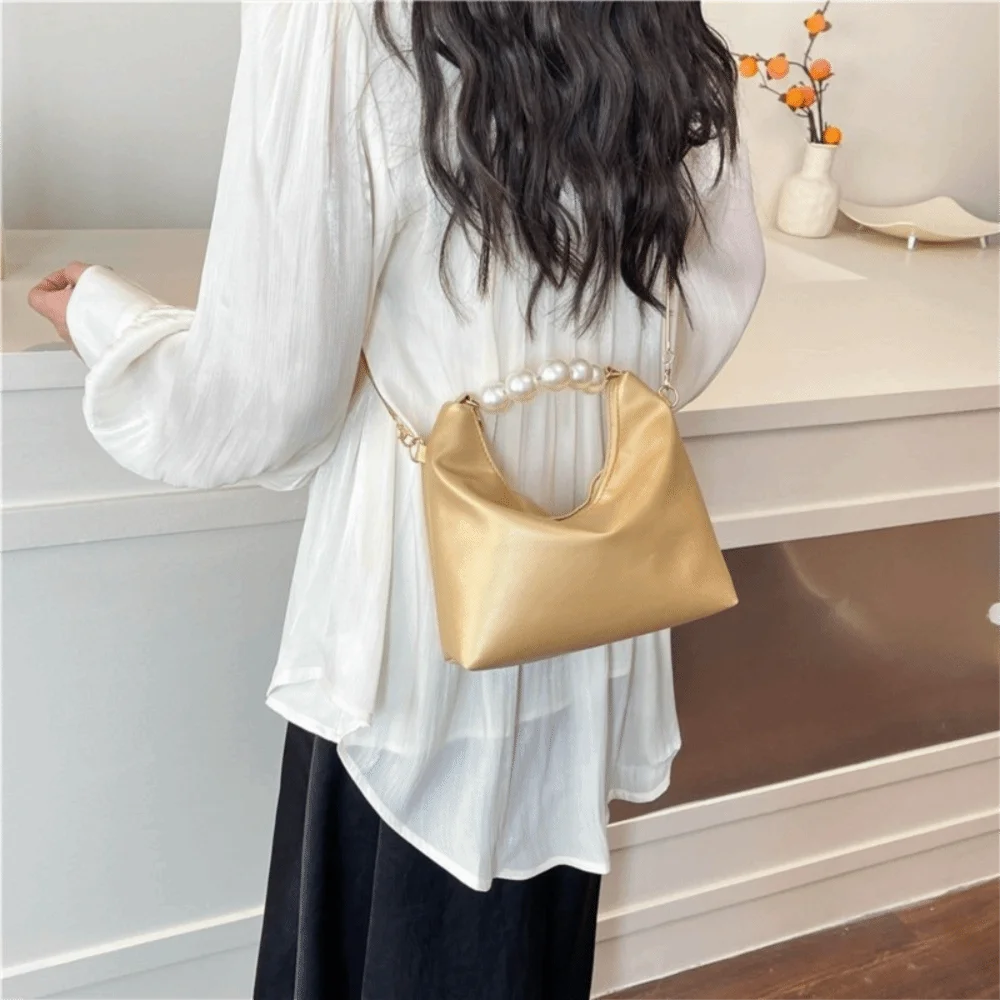 

Simple Chain Pearl Handle Handbag PU Leather Solid Color Cloud Shoulder Bag Lightweight Korean Style Women Crossbody Bag Women