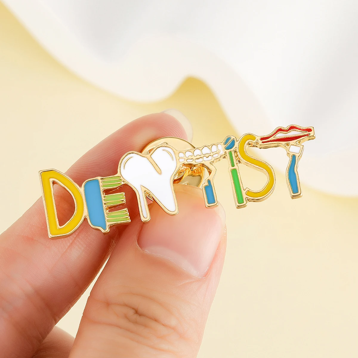 Catuni Creative Dental Enamel Pins Dentist Teeth Brooch Medical Lapel Lanyard Bag Coat Badge Accessories Gifts for Doctors